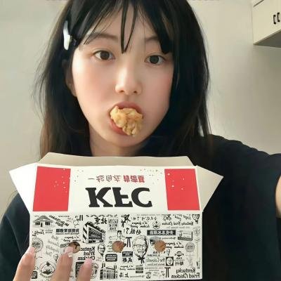 一位站立的人